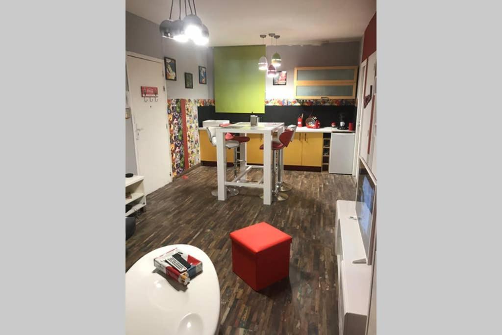 Appartement Style Pop Art Avec Garage Centre Historique Béziers Kültér fotó