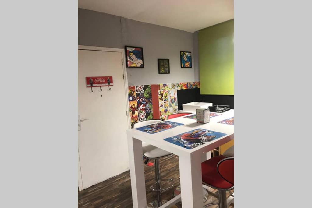 Appartement Style Pop Art Avec Garage Centre Historique Béziers Kültér fotó