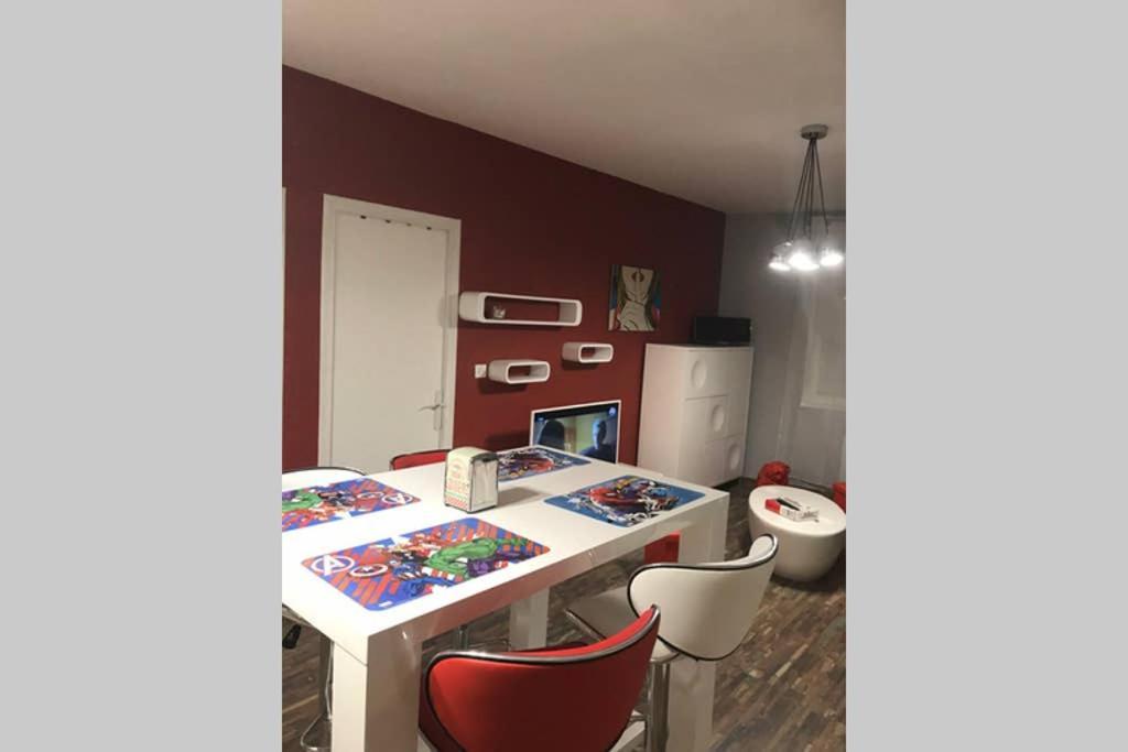 Appartement Style Pop Art Avec Garage Centre Historique Béziers Kültér fotó