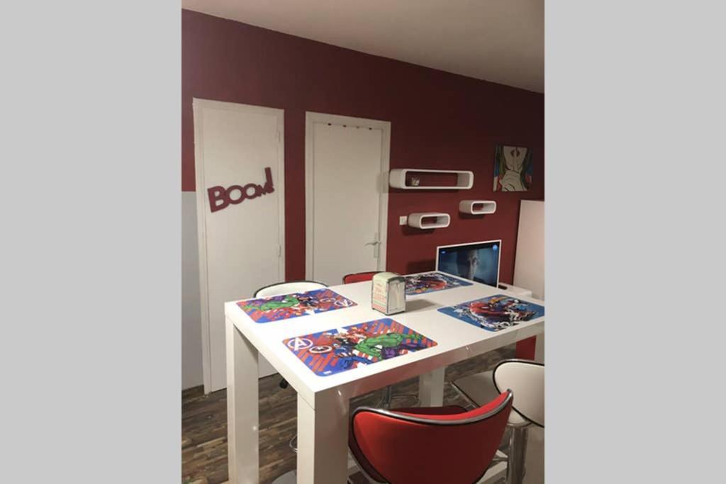 Appartement Style Pop Art Avec Garage Centre Historique Béziers Kültér fotó