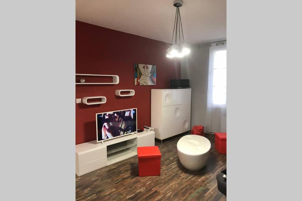 Appartement Style Pop Art Avec Garage Centre Historique Béziers Kültér fotó