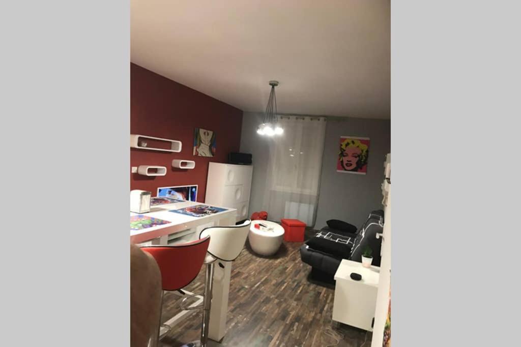 Appartement Style Pop Art Avec Garage Centre Historique Béziers Kültér fotó